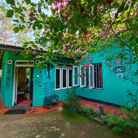The 1964 Holiday Bungalow Ella Luaran gambar