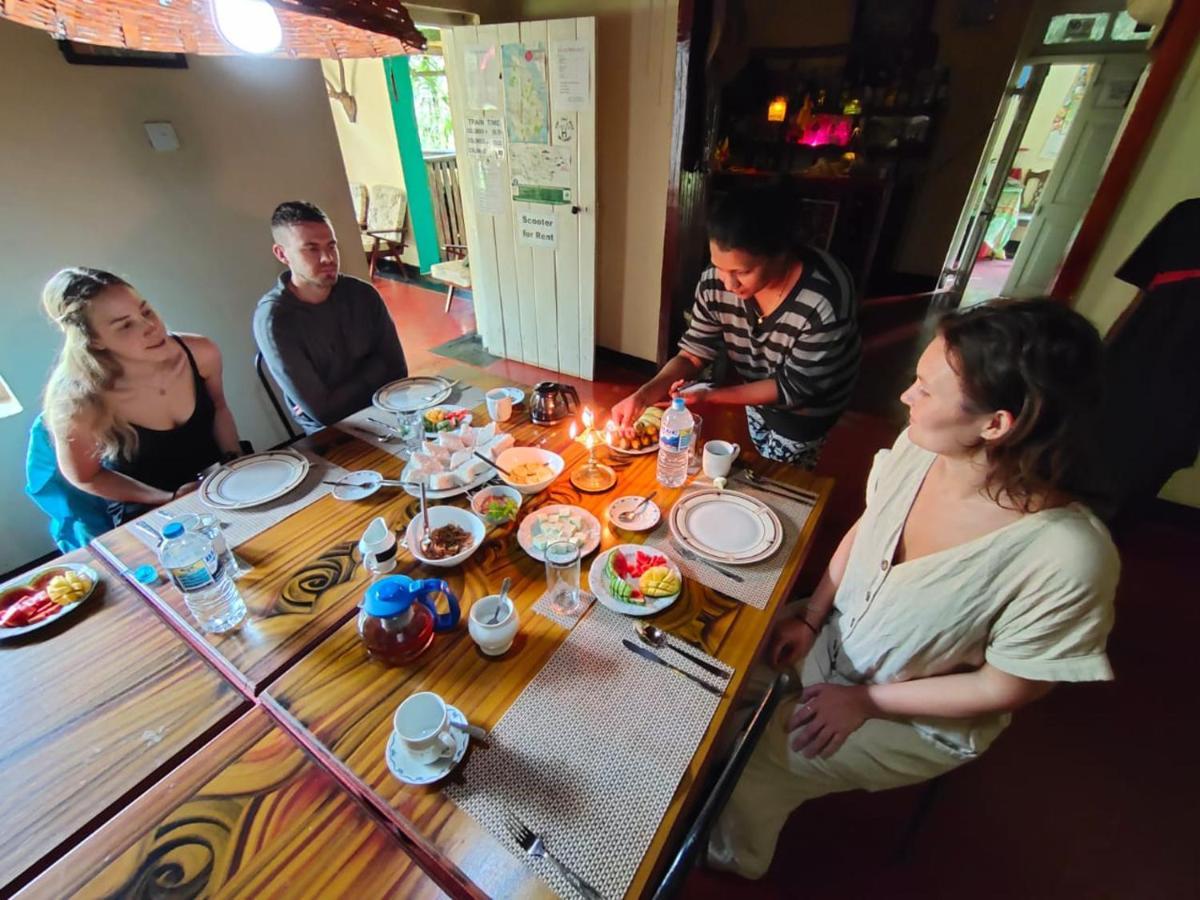 The 1964 Holiday Bungalow Ella Luaran gambar